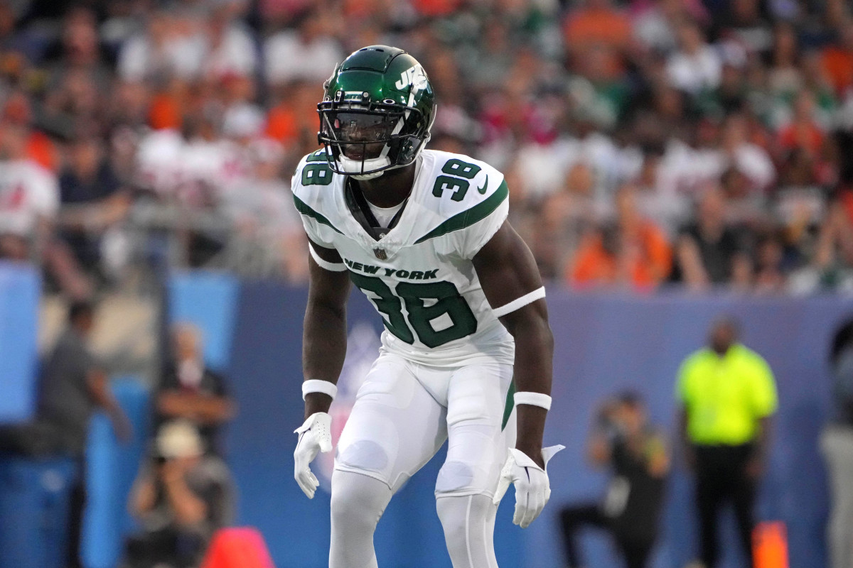 Jets' safety Trey Dean at the Hall of Fame Game in Canton